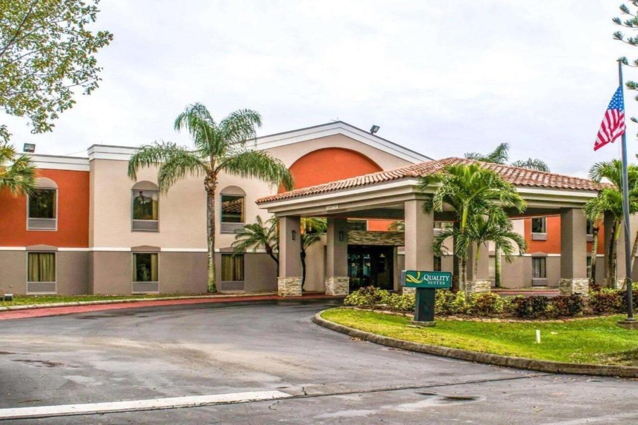 Quality Suites Fort Myers Airport I-75 Esterno foto
